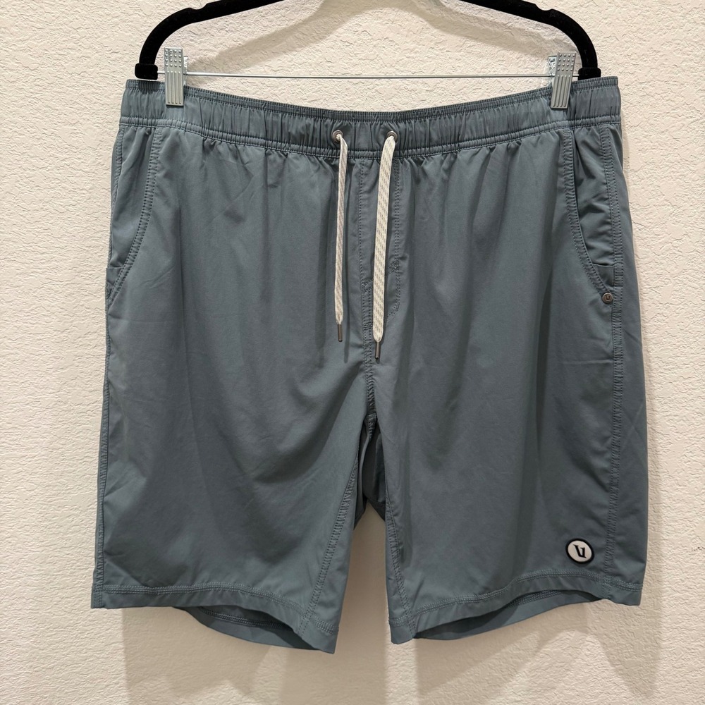 Vuori Banks Shorts Mens XL Charcoal Gray Performance Athletic Swim Hybrid Short
